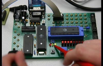CADe SIMU: Diseño y Simulación de Circuitos Eléctricos para la Enseñanza Técnica